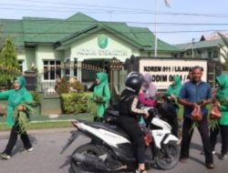 Panen Raya, Persit Aceh Timur Sedekahkan Hasilnya ke Warga