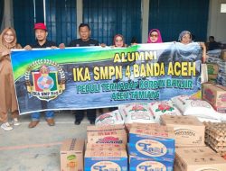 IKA SMPN 4 Banda Aceh Peduli Korban Banjir Aceh Tamiang