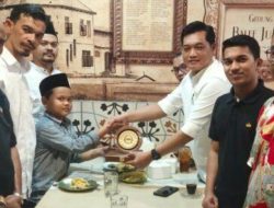 Ilham Pangestu Beri Penghargaan Ahsin