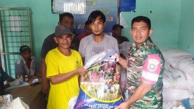 Petani Seunebok Punteut Dapat Bantuan Pupuk