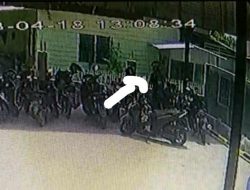 Berkedok Shalat, Pencuri Gasak Helm di Masjid