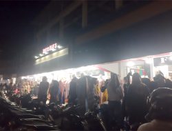 Gerai Pakaian Jadi Rp35 Ribu Diserbu