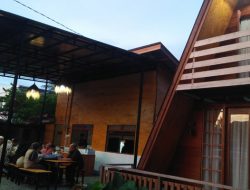 Rumoh Mak Lon, Café Angkringan Ala Mahasiswa