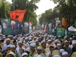 Ribuan Jemaah Padati Makam Habib Munzir