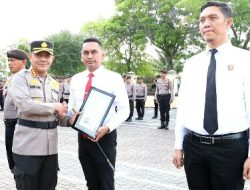 Puluhan Polisi Berprestasi Dapat Penghargaan