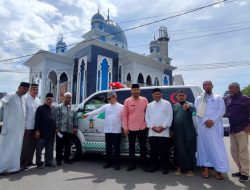 IKA FKUSU Wakaf Ambulance ke Masjid Subulussalam