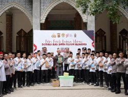 Ratusan Kitab untuk Dayah Abu Krueng Kalee