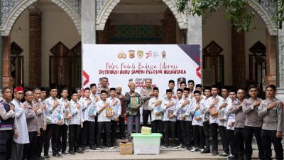 Ratusan Kitab untuk Dayah Abu Krueng Kalee