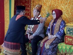 Tiba di Aceh, Irjen Achmad Kartiko di Peusijuek