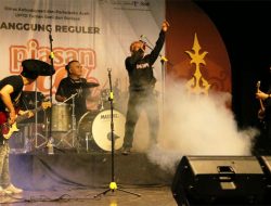 Band Rock Metazone Bernostalgia Sama Pengemarnya