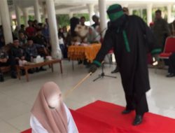 Terpidana Khalwat Dieksekusi Uqubad Cambuk