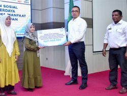 Pemko Sabang Serahkan Buku Tabungan Bansos PKH