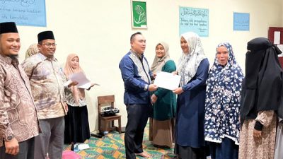 Kejari Gayo Lues Serahkan Sertifikat Mahasantri