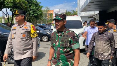 Kapolda Aceh bersama Pangdam IM Tinjau TPS