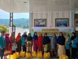 Menjelang Ramadhan Mahasiswa Serahkan Bantuan