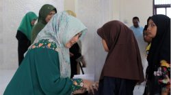 OSIS SMAN 8 Banda Aceh Beri Santunan Anak Yatim