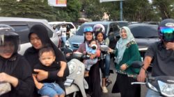 SMAN 8 Banda Aceh Berbagi Takjil di Jalan