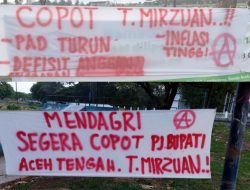 Spanduk Copot Mirzuan Beredar di Banda Aceh