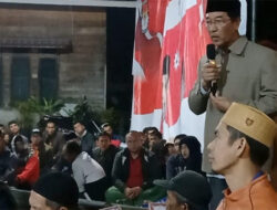 Di Bawah Guyur Hujan, Warga Sesaki Pengukuhan Tim Pemenangan Beriman Bebesen