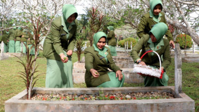 Ziarah Makam Pahlawan Jelang HUT ke 79 TNI 