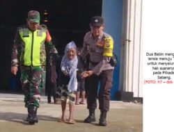 Dua Babin Antar Warga Lansia Salurkan Hak Suara