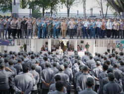 298 Satlinmas Sabang Siap Amankan Pilkada