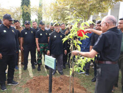 Pj Gubernur Ajak Masyarakat Gemar Tanam Pohon