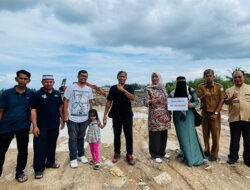 Alumni MAN 1 Banda Aceh Serahkan Dana Waqaf Penimbunan Lahan Baru
