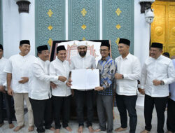 Mualem Keluarkan Ingub Shalat Fardhu Berjamaah