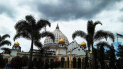 Ruhama, Masjid Berarsitektur Asia Barat