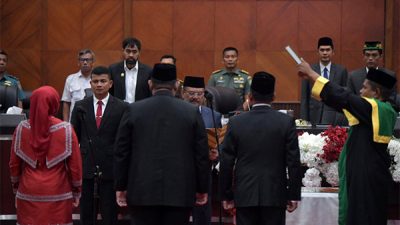 Bunda Salma Dilantik jadi anggota DPRA