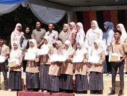 Pelajar Berprestasi SMAN Unggul Aceh Timur Diganjar Hadiah