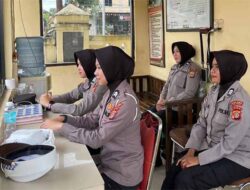 Hari Jumat, Polwan Polres Aceh Tamiang Ambil Alih Penjagaan Mako