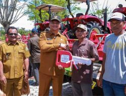 Kelompok Tani di Aceh Tamiang terima Bantuan Traktor dari Mentan