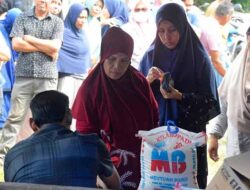 Warga Sabang Antusias Belanja Sembako Bersubsidi