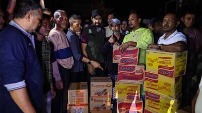 Mualem antar Langsung Bantuan ke Aceh Utara, Wilayah Tengah Kapan sudah 5 Hari Terisolir?