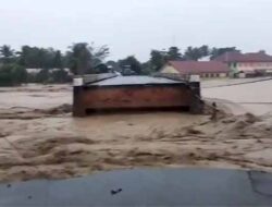 Demi Anak Istri, Muharam Menerjang Banjir 3 Hari 2 Malam Banda Aceh-Langsa