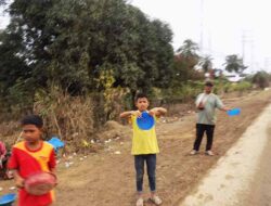 Menyedihkan, Anak-anak Korban Banjir di Tamiang Mengemis di Pinggir Jalan