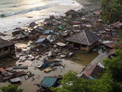 Nelangsa Tsunami dalam Hempasan Banjir Raya
