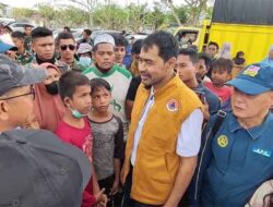 Mualem Bawa Tim Medis dari Malaysia ke Aceh Tamiang