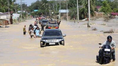 Kapolda Aceh Terobos Jalanan Berlumpur Tembus Aceh Tamiang