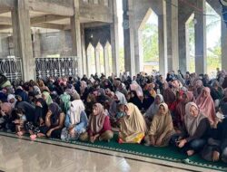 Silaturahmi Dakwah dan Ukhuwah Islamiyah Bersama Penghuni Huntara