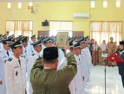 Al-Farlaky Lantik Geuchik Perempuan Pertama bersama 106 Geuchik Gelombang III