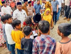 Al-Farlaky Antar Sembako ke Huntara Sembari Santuni Anak Yatim