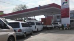 Antrian Ranmor di SPBU Harapan Langsa Masih Terus Terjadi