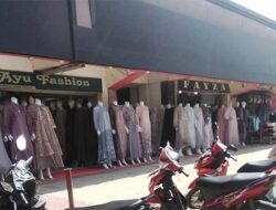Omset Penjualan Pakaian Jelang Idulfitri Masih Sepi