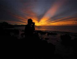 Panorama Senja Memanjakan Mata di Pantai Kasih Sabang