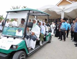 Permudah Mobilisasi Jemaah di Asrama Embarkasi Aceh, Bank Aceh Serahkan Buggy Car