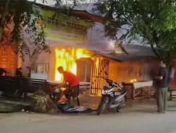Warung Potong Ayam di Pasar Hewan Langsa Terbakar