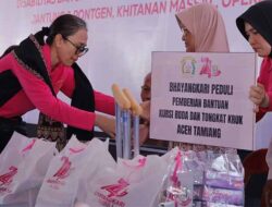 Ketum Bhayangkari Bagikan 6.000 Paket Sembako untuk Masyarakat Aceh